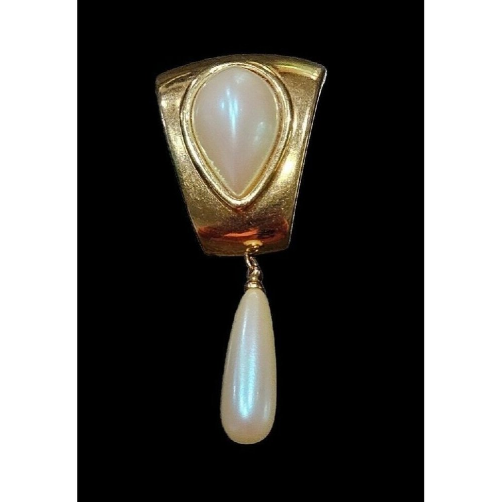 Givenchy Brooch Gold Tone With Faux Luster Pearls Tear Drop Dangle Pearl